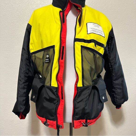 14 YEARS Descente, Red Hooded Ski Jacket EUC - Picture 6 of 9